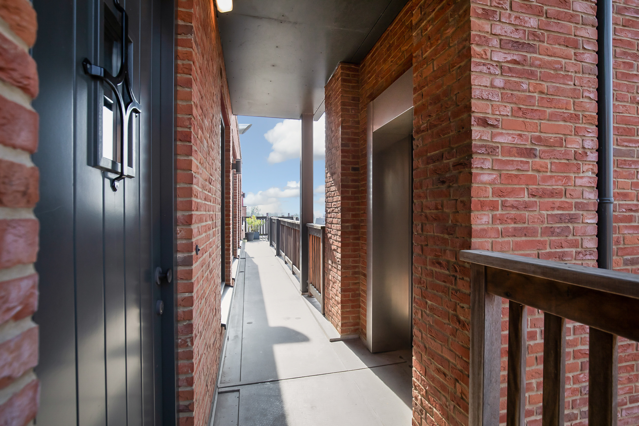 Thomas Morelaan 305 , 2135 WC Hoofddorp 7