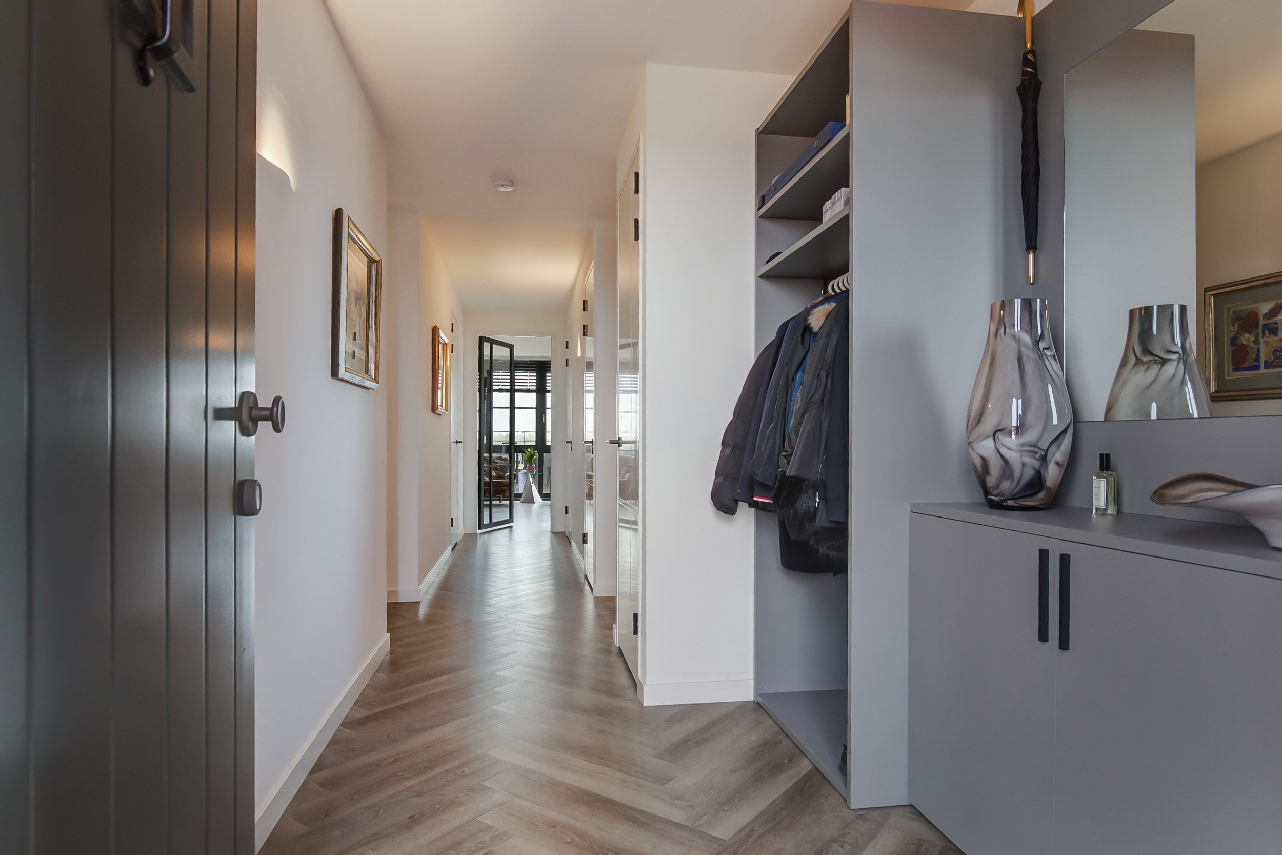 Thomas Morelaan 305 , 2135 WC Hoofddorp 8