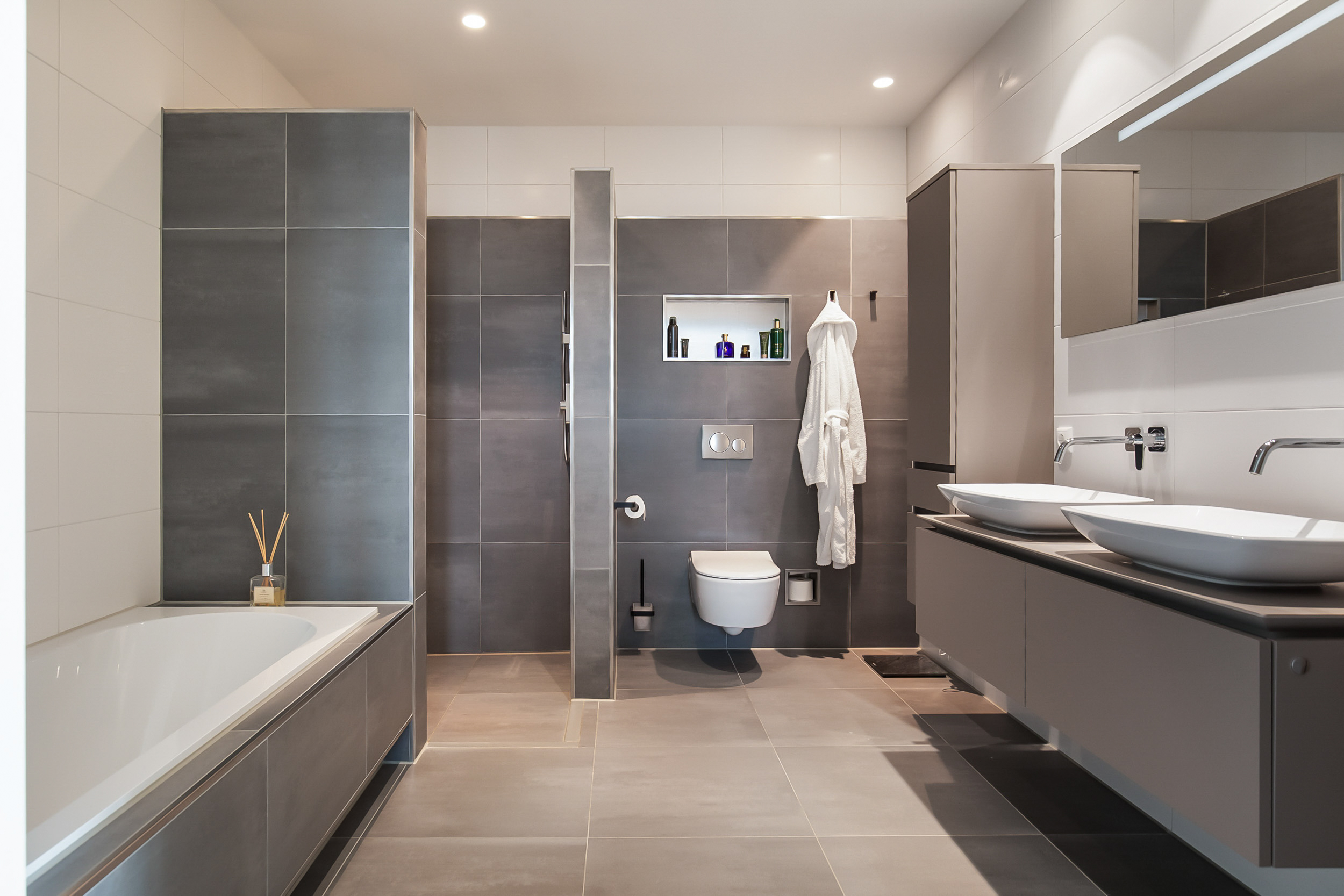 Thomas Morelaan 305 , 2135 WC Hoofddorp 33