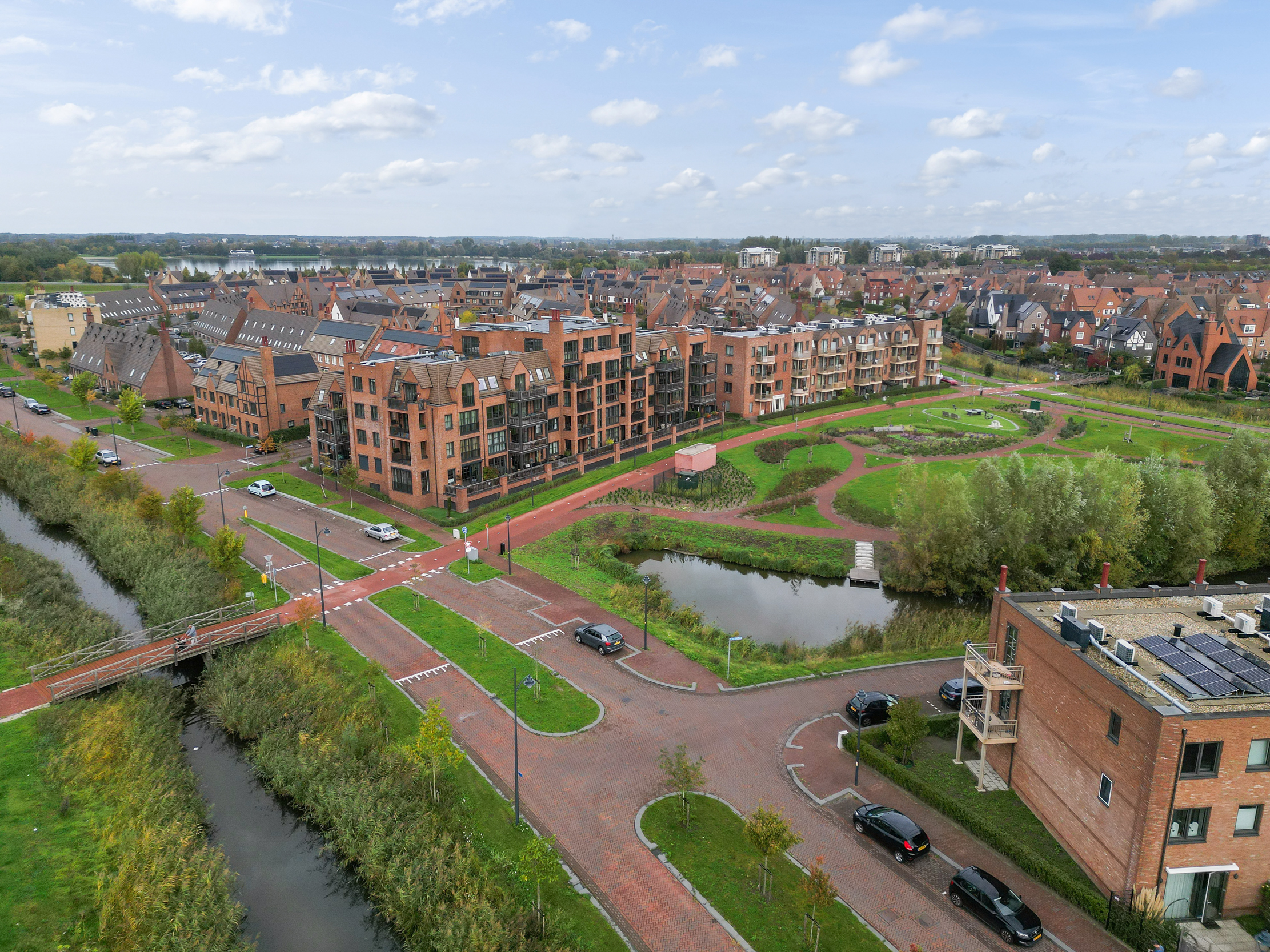 Thomas Morelaan 305 , 2135 WC Hoofddorp 64